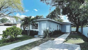 House, 5 Bedrooms | Exterior - Lovely Housenear Wynwood Beach Free Parking (Miami)