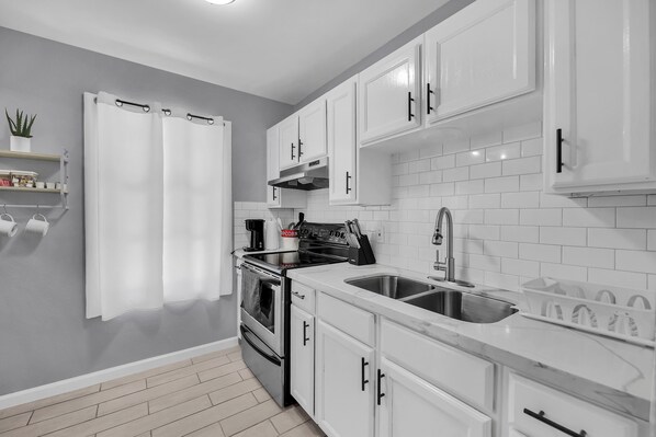 House, 2 Bedrooms, Patio, Garden View | Interior - Mins From Mcallen House, Great Neighborhood! Great House! (McAllen)