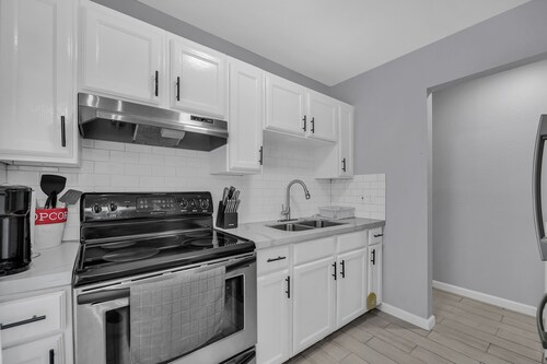 Mins From Mcallen House, Great Neighborhood! Great House!