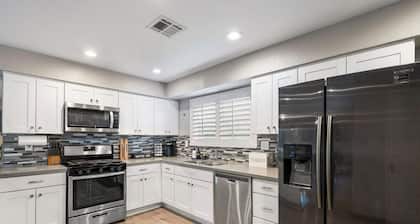 Highly Upgraded 4bd2bath Home With Private Pool