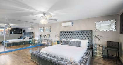 Highly Upgraded 4bd2bath Home With Private Pool