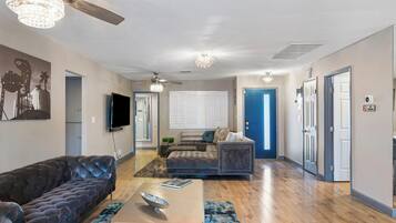 Rumah, 4 kamar tidur, akses difabel, Boleh Merokok | Area keluarga