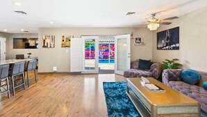 Living room - Highly Upgraded 4bd2bath Home With Private Pool (Las Vegas)
