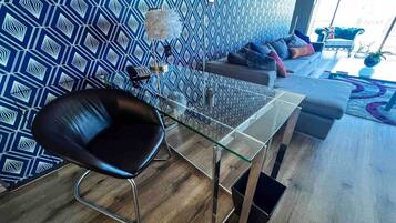 Apartment, 1 Bedroom, Accessible, Smoking | Interior