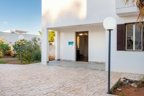 Villa, 3 Bedrooms, Smoking, Balcony | Perincian bahagian luar
