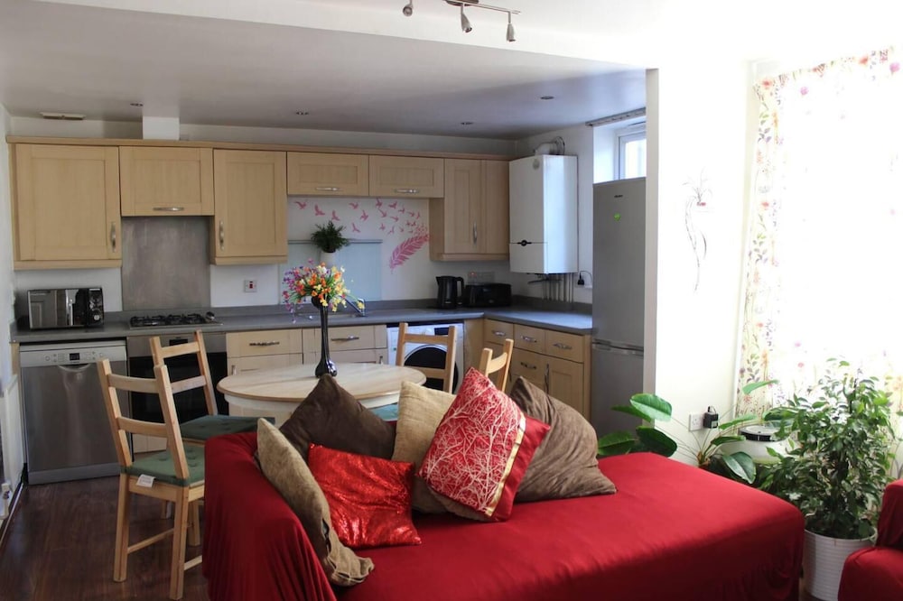 Modern and Cosy Apartment in North London, UK