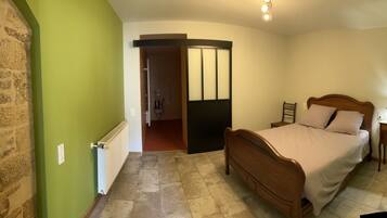 3 Schlafzimmer, Bügeleisen/Bügelbrett, Reisekinderbett, kostenloses WLAN