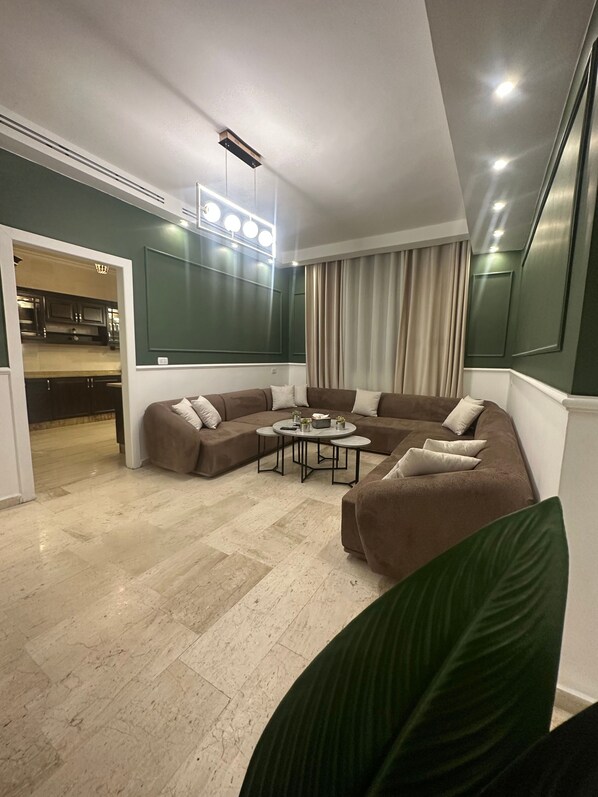 Interior - 3 Bedroom Apartment Of 200 Square M With Terrace (Amman)