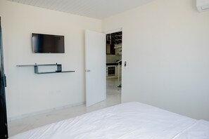 Apartment, 4 Bedrooms, Balcony, Garden View | 5 bedrooms - Huge 4-bedroom Apartment 2 km From Eagle Beach (Noord)