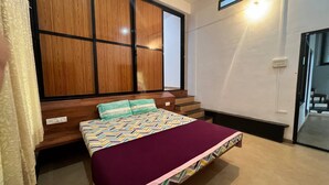 Villa, Multiple Bedrooms, Smoking, Balcony - Stunning Views Rooftop Pool Lakefront Home (Trimbak)