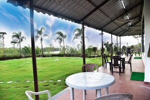 Exterior - Stunning Views Rooftop Pool Lakefront Home (Trimbak)