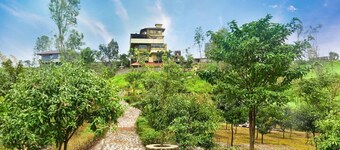 Stunning Views Rooftop Pool Lakefront Home