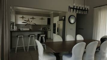 Villa, 3 Bedrooms, Accessible, Smoking | Dining