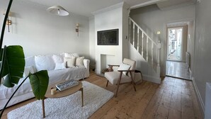 House, 2 Bedrooms | Living room - Stunning Beach House At Southsea, Portsmouth (Portsmouth)