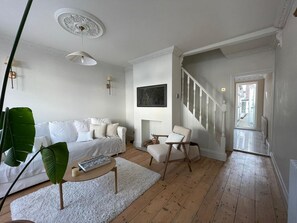 Living room - Stunning Beach House At Southsea, Portsmouth (Portsmouth)