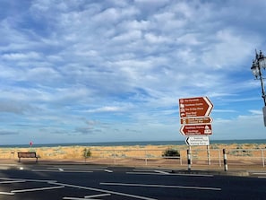 Sports court - Stunning Beach House At Southsea, Portsmouth (Portsmouth)