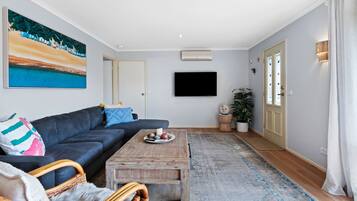Smart TV, books