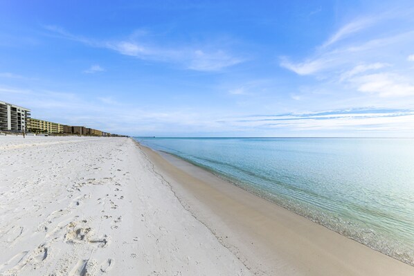 On the beach, white sand - Aqua Villa 302 (Fort Walton Beach)