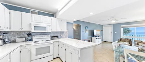 Appart'hÎtel Confort, 2 chambres, vue océan, en front de plage | Cuisine privée