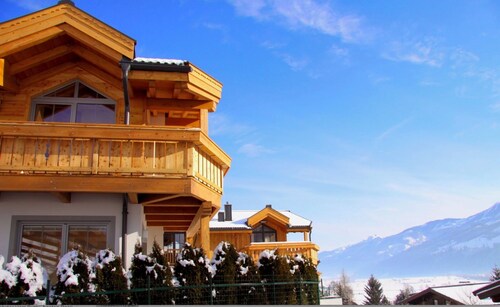Luxury chalet in a quiet location near ski slopes and swimming lake/beach Zell am See