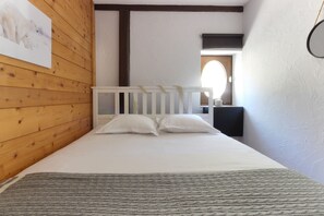2 Schlafzimmer, Bügeleisen/Bügelbrett, Reisekinderbett, kostenloses WLAN