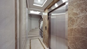 Lift - Etiz Hotels & Residences (Istanbul)