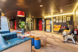 Siddeområde i lobbyen