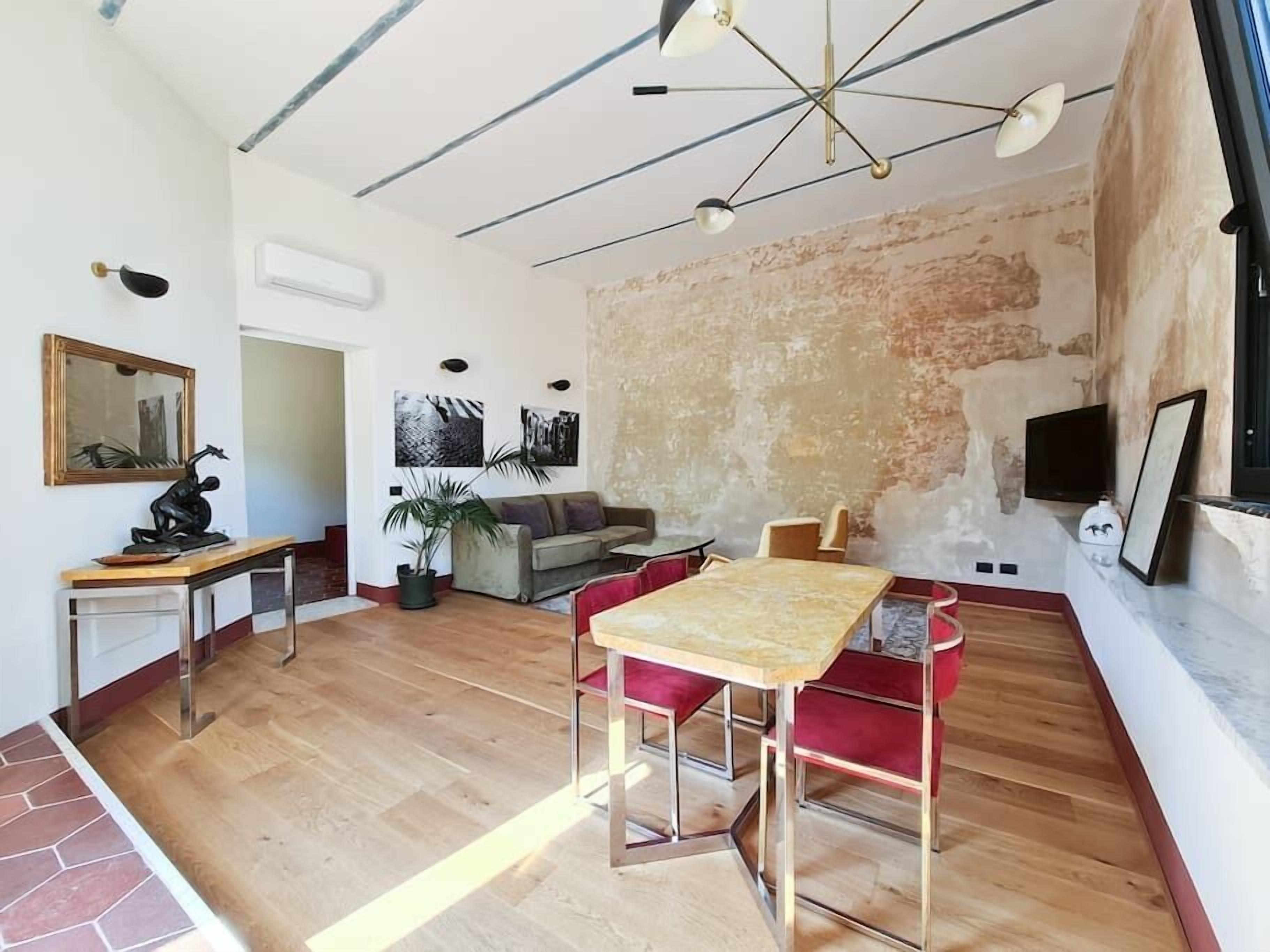 Boutique Penthouse with terrace, Piazza di Spagna