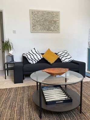 Smart TV - Lovely Victorian Conversion in West Greenwich (London)