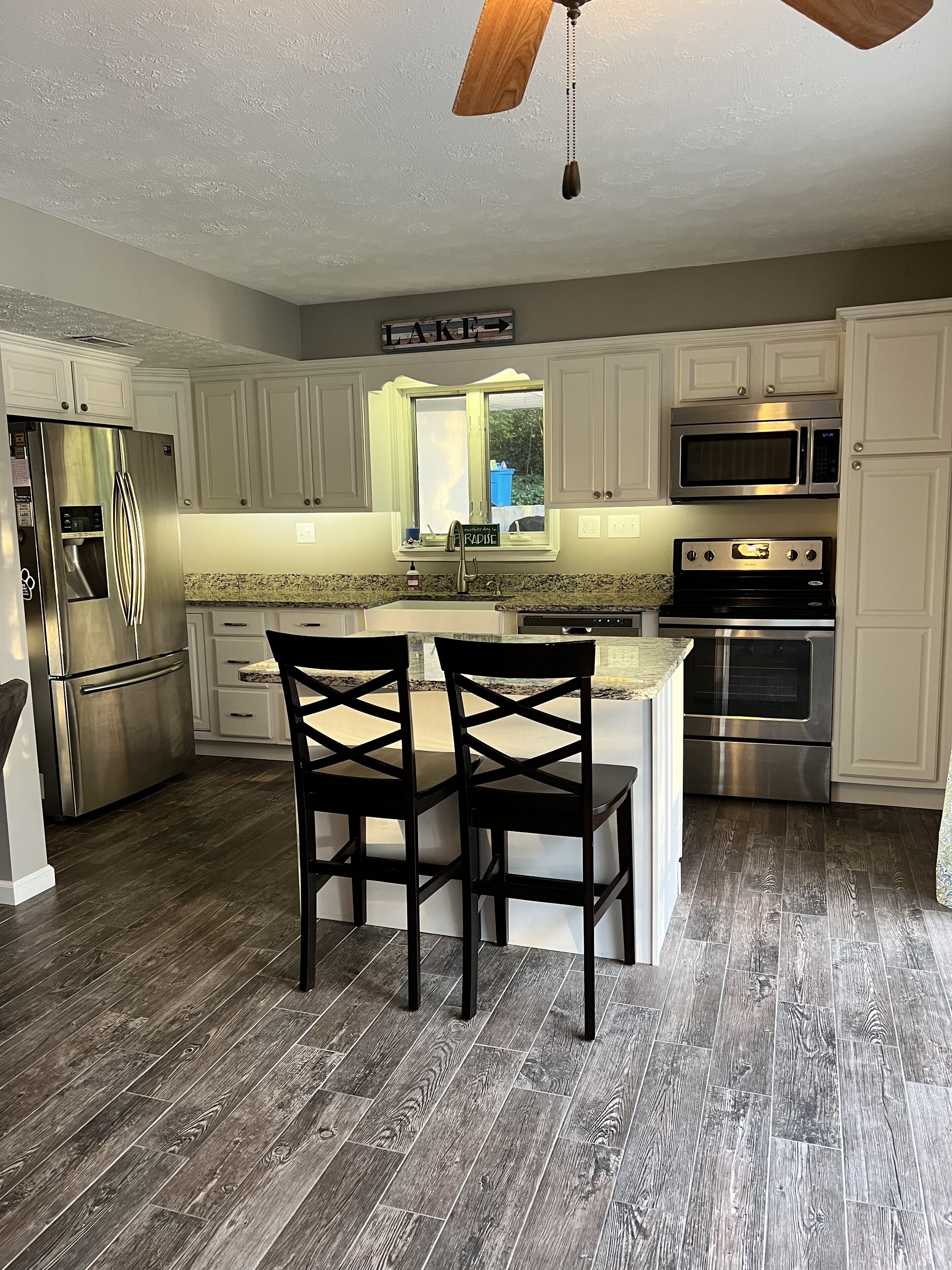 Cozy Lakefront property just steps from the water with breathtaking views!