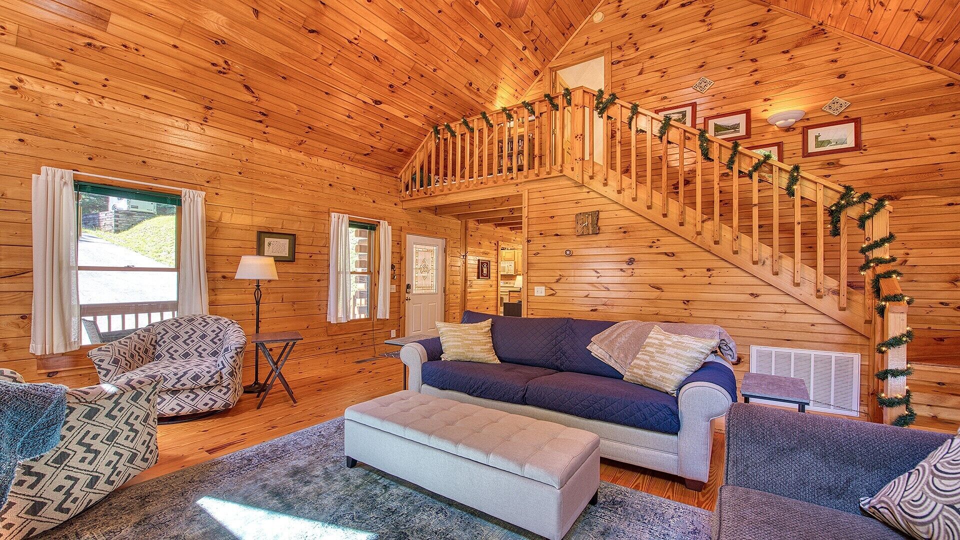 Nottingham Nook - 2 Bedroom / 2 Bath, Hot Tub, Firepit