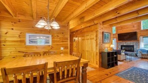 Dining - Nottingham Nook - 2 Bedroom / 2 Bath, Hot Tub, Firepit (Maggie Valley)