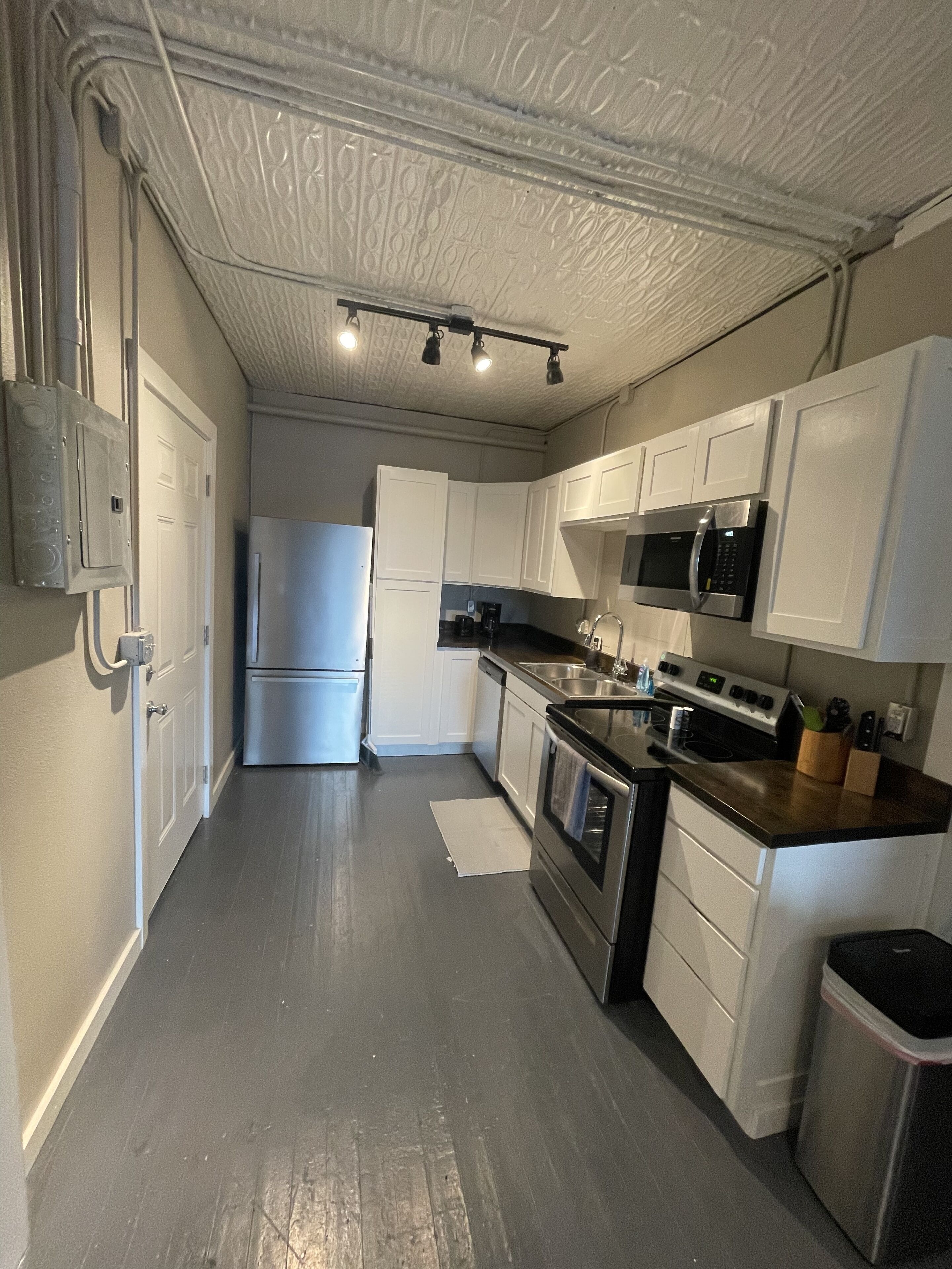 Lovely one bedroom loft with dedicated workspace