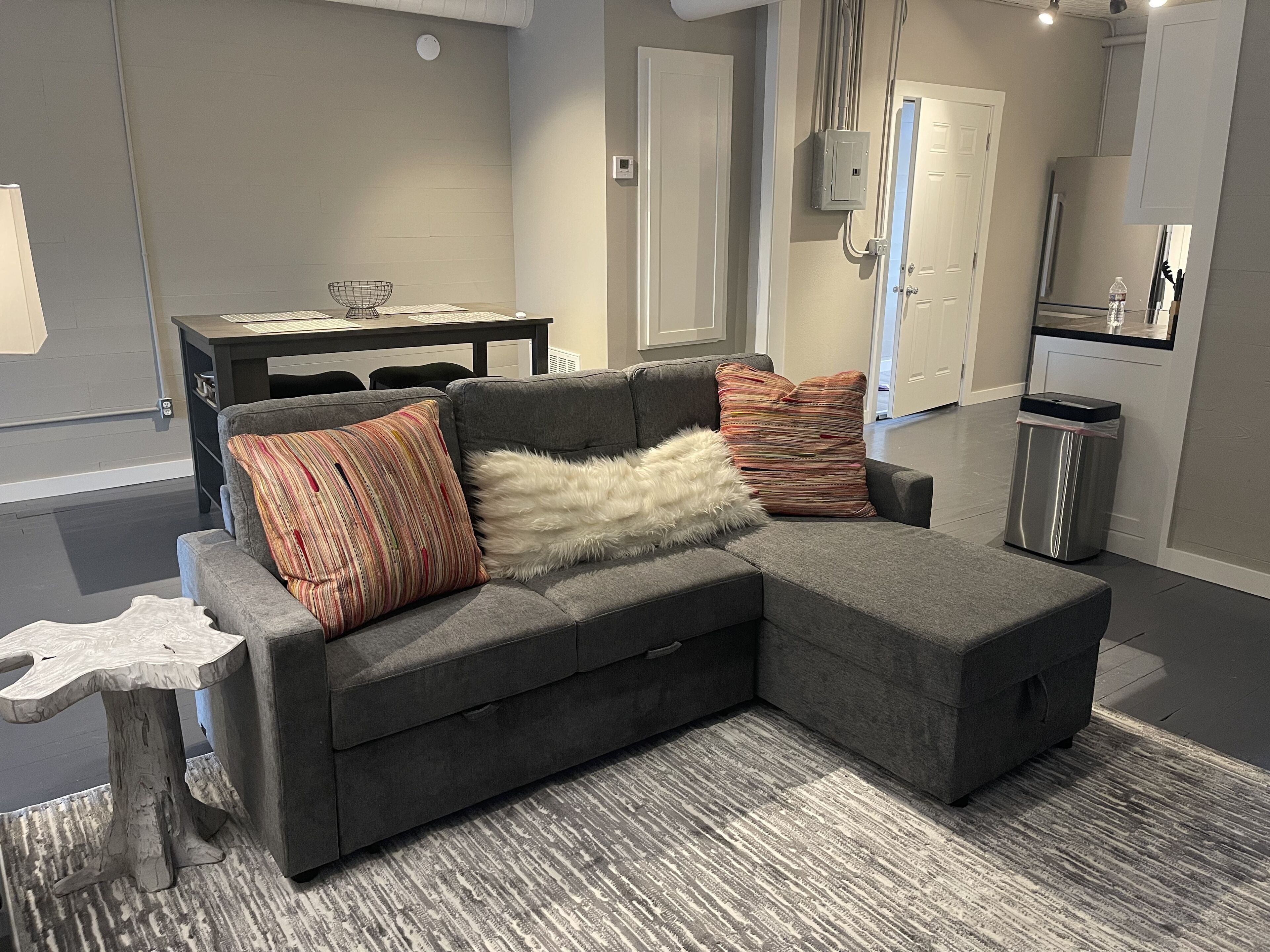 Lovely one bedroom loft with dedicated workspace