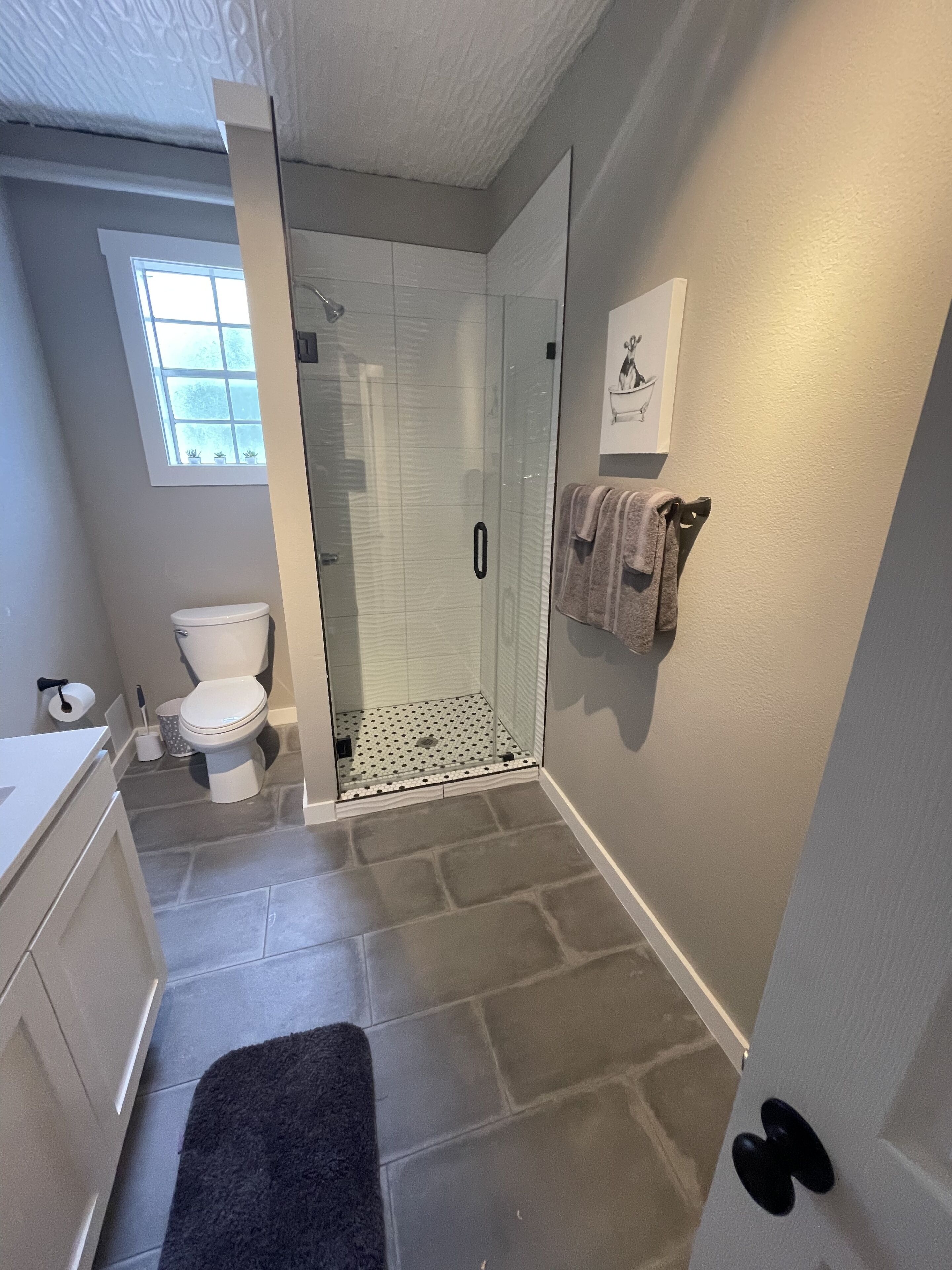 Lovely one bedroom loft with dedicated workspace