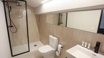 Superior Double or Twin Room | Bathroom | Shower, hair dryer, towels, soap