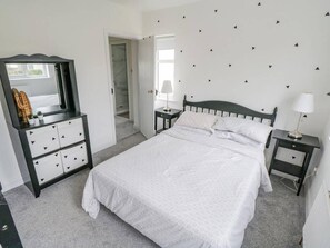 Casa, várias camas | 3 quartos, ferros/tábuas de passar roupa, Wi-Fi de cortesia