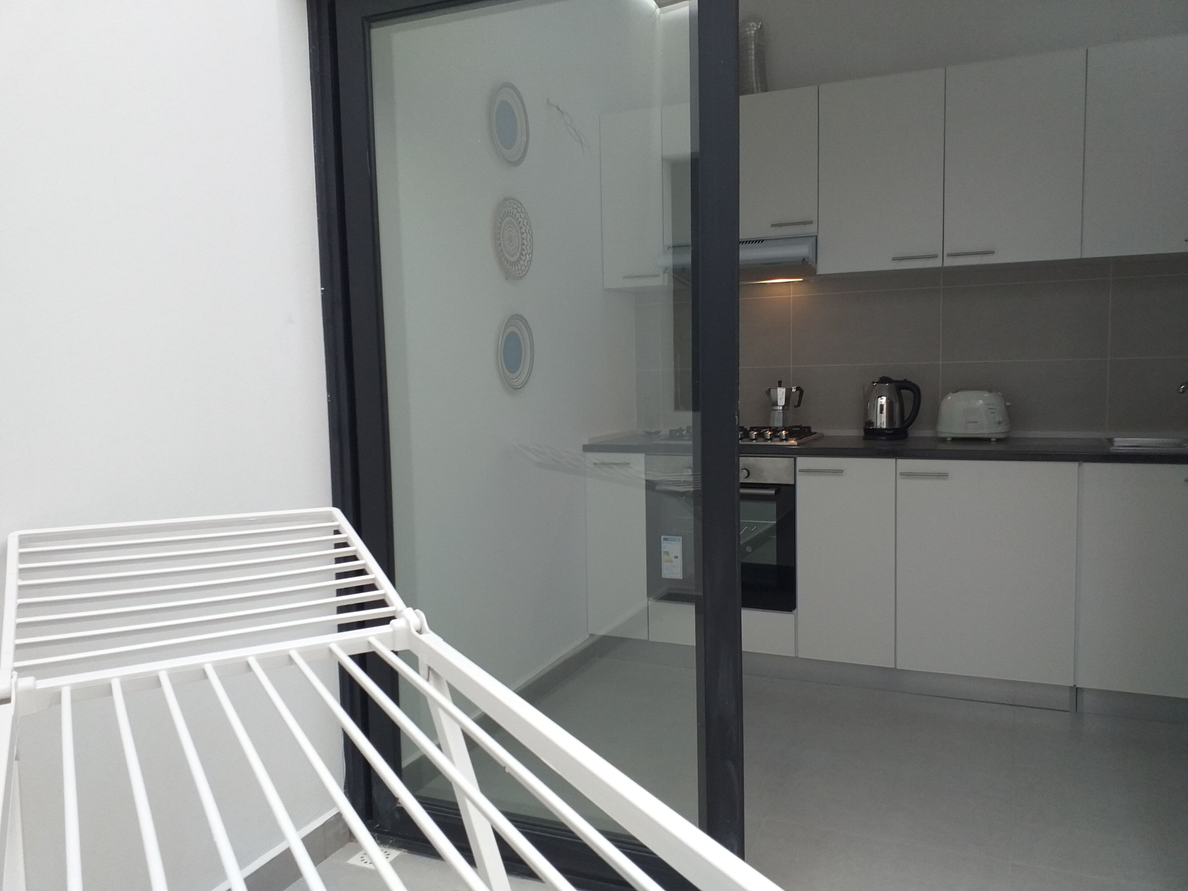 Deluxe Apartment, 2 Bedrooms, Kitchen, Beachside | Private kitchen