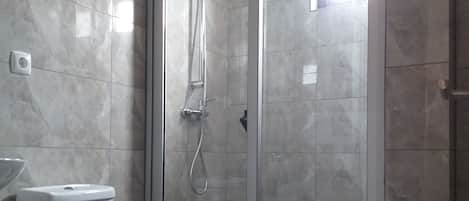 Appartamento Deluxe, 2 camere da letto, cucina, lato spiaggia | Bagno