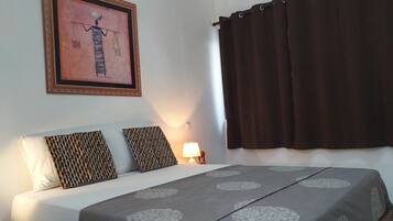 Deluxe Apartment, 2 Bedrooms, Kitchen, Beachside | 2 bedrooms, free WiFi, bed sheets