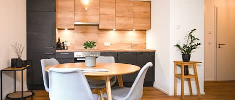 Kühlschrank, Ofen, Herdplatte, Geschirrspüler