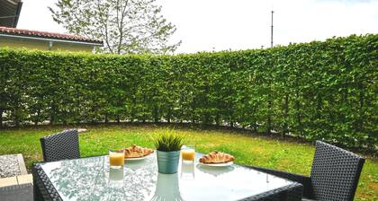 Quiet apartment with garden & dogs welcome