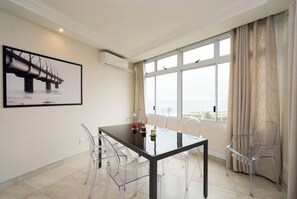 Dining - Beautiful sea views from this airey 3 bedroom apartment (Umhlanga)