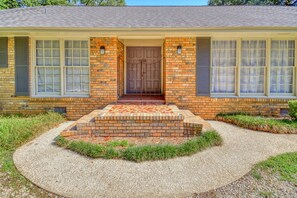 Exterior detail - Spacious 5BR/3BA Home: Near I-10, Fenced Yard, Workspace! (Tallahassee)