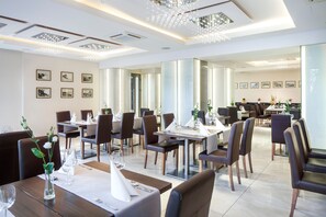 Restaurant - Hotel Różany Gaj - Destigo Hotels (Gdynia)