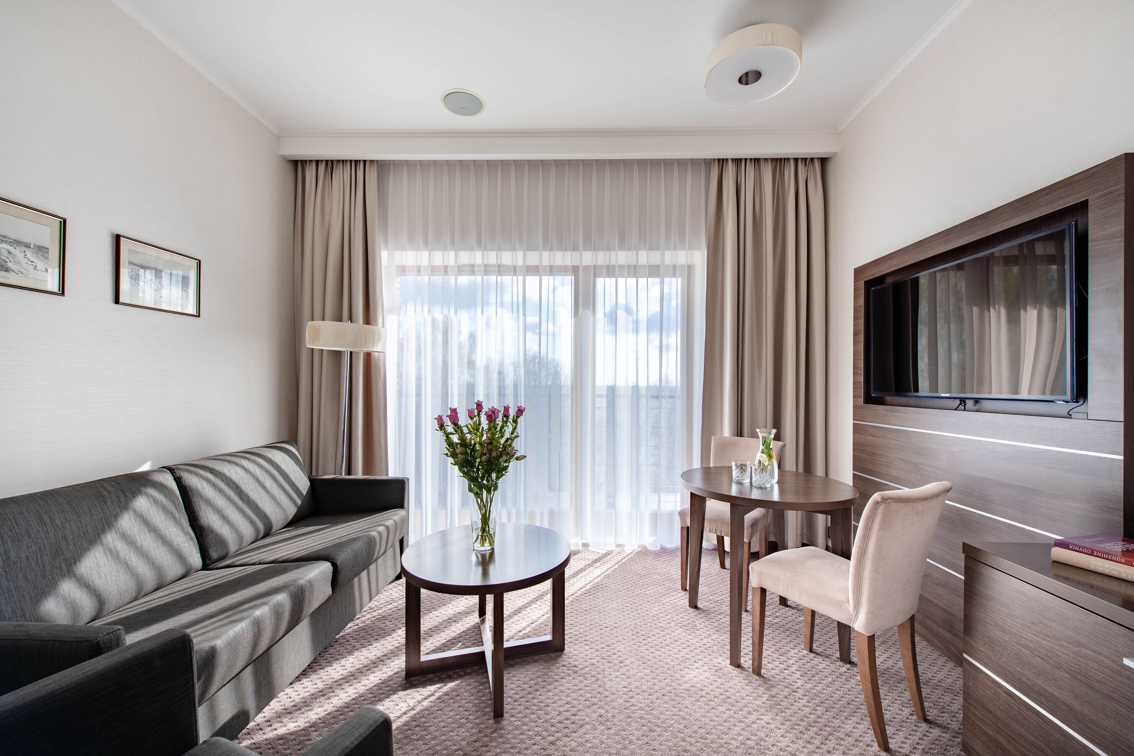 Apartamento Premium | Caja fuerte, decoración individual, mobiliario individual y escritorio