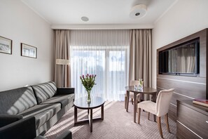 Caja de seguridad en la habitación y decoración personalizada 