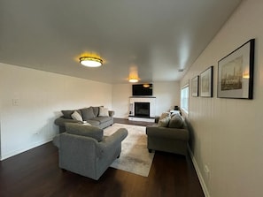 Smart TV, video games