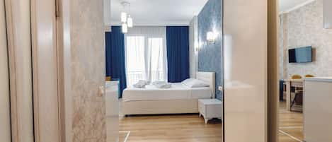 Studio | 1 bedroom, individually decorated, individually furnished