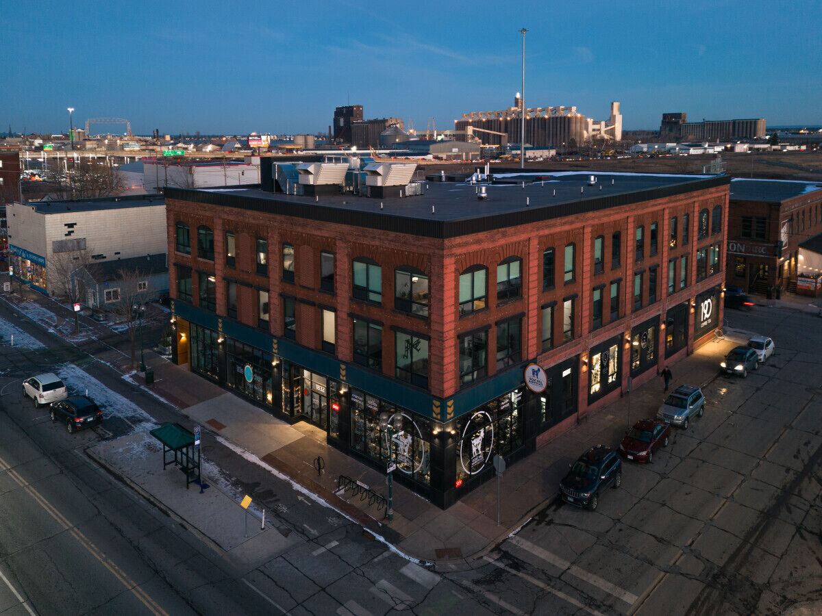 Enger Lofts Hotel ☕️✨🌲☾ Walkable Location, Coffee Shop Onsite